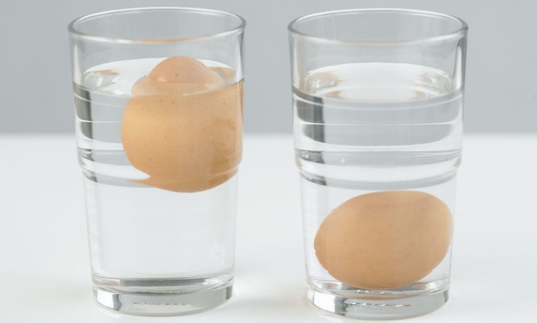 Do you know the reason why fresh eggs float in water and rotten eggs sink in water?