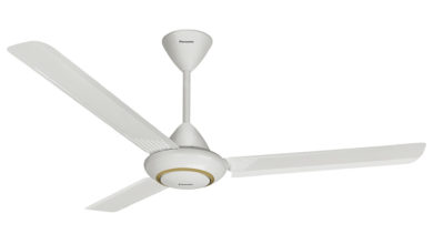 Why dust stuck in the fan when the wings are spinning?
