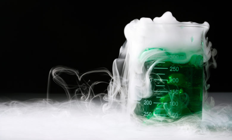 Have you seen putting dry ice to water make huge smoke? Have you seen putting dry ice to water make huge smoke?